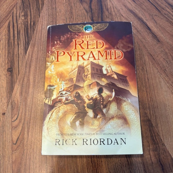 📚2/$12📚 Kid’s Novel The Red Pyramid (Kane #1) by Rick Riordan - Picture 1 of 4